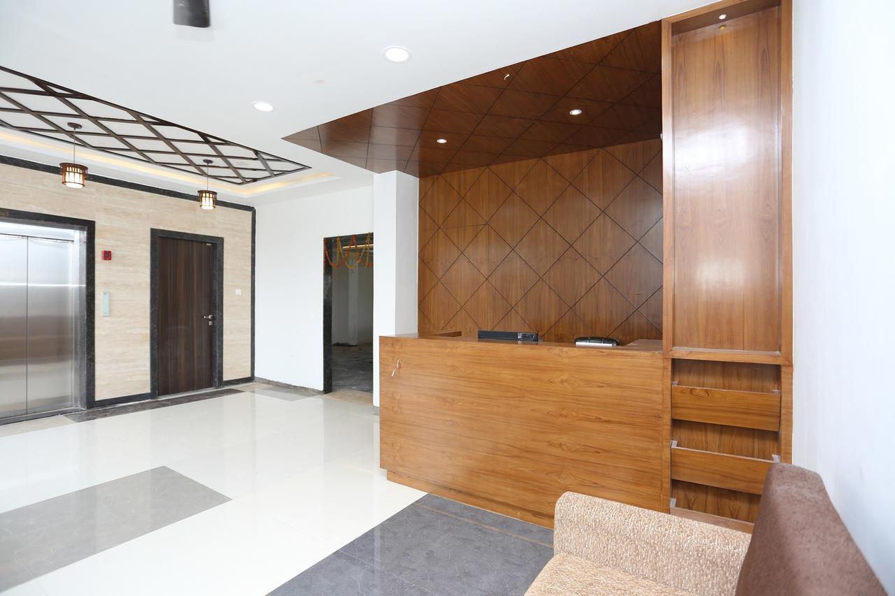 Oyo 15861 Hotel Shivganga Comfort Zone Rāipur Esterno foto