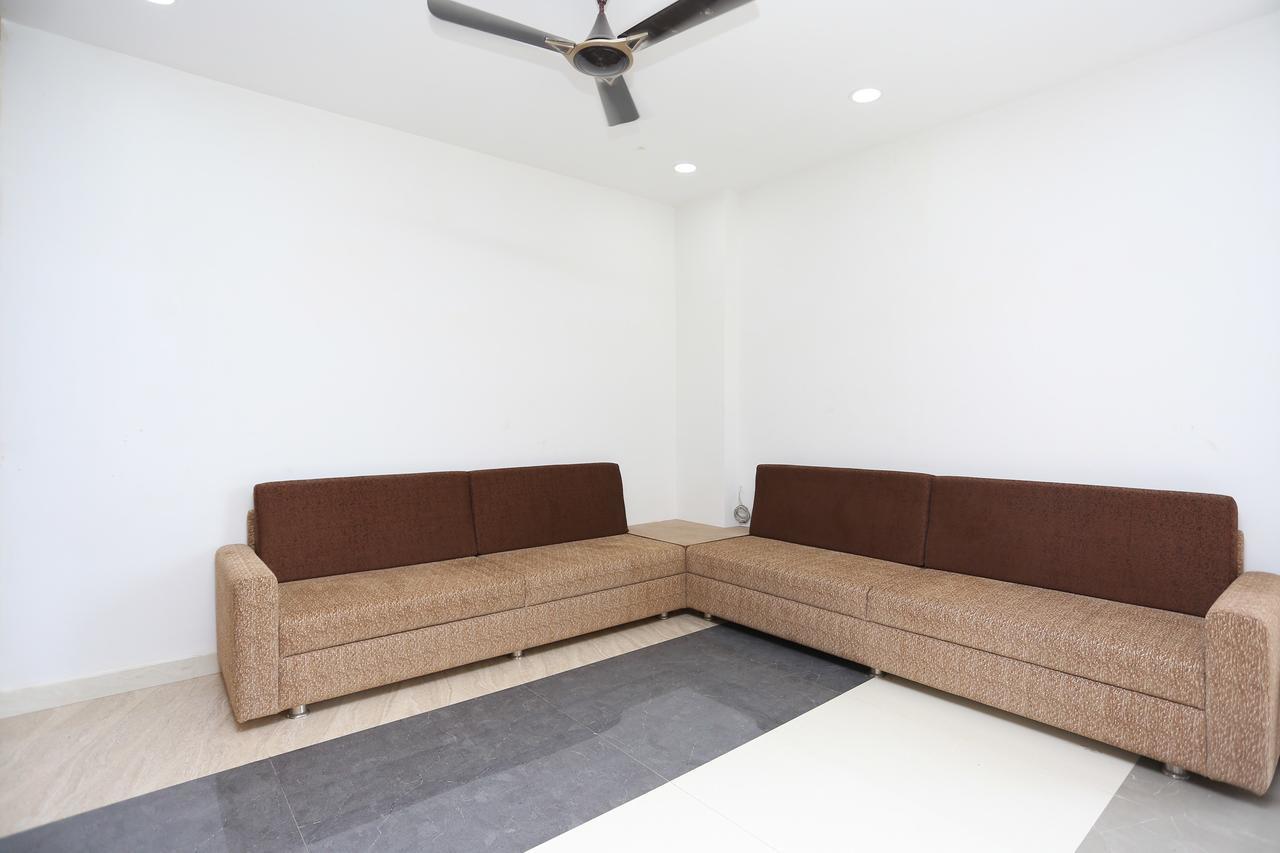 Oyo 15861 Hotel Shivganga Comfort Zone Rāipur Esterno foto