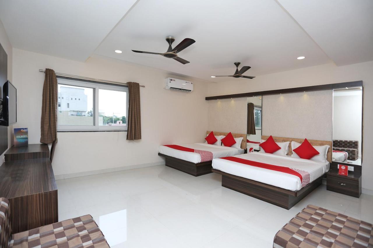Oyo 15861 Hotel Shivganga Comfort Zone Rāipur Esterno foto