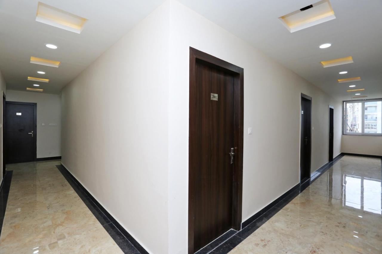 Oyo 15861 Hotel Shivganga Comfort Zone Rāipur Esterno foto