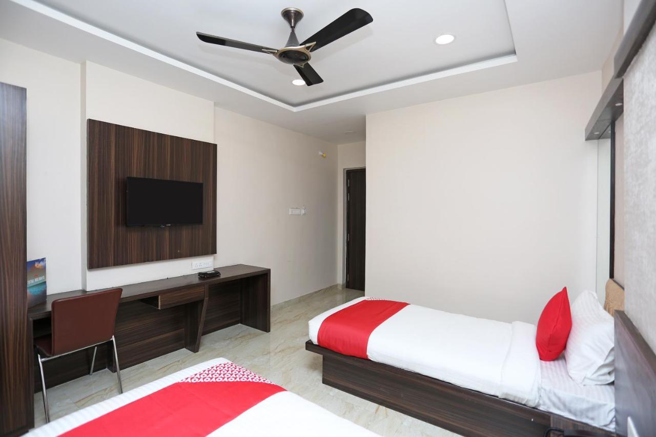 Oyo 15861 Hotel Shivganga Comfort Zone Rāipur Esterno foto