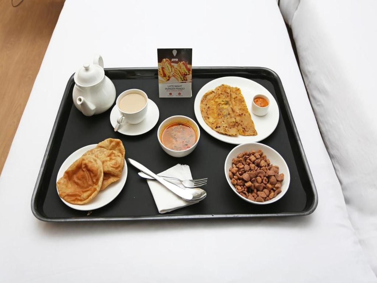 Oyo 15861 Hotel Shivganga Comfort Zone Rāipur Esterno foto