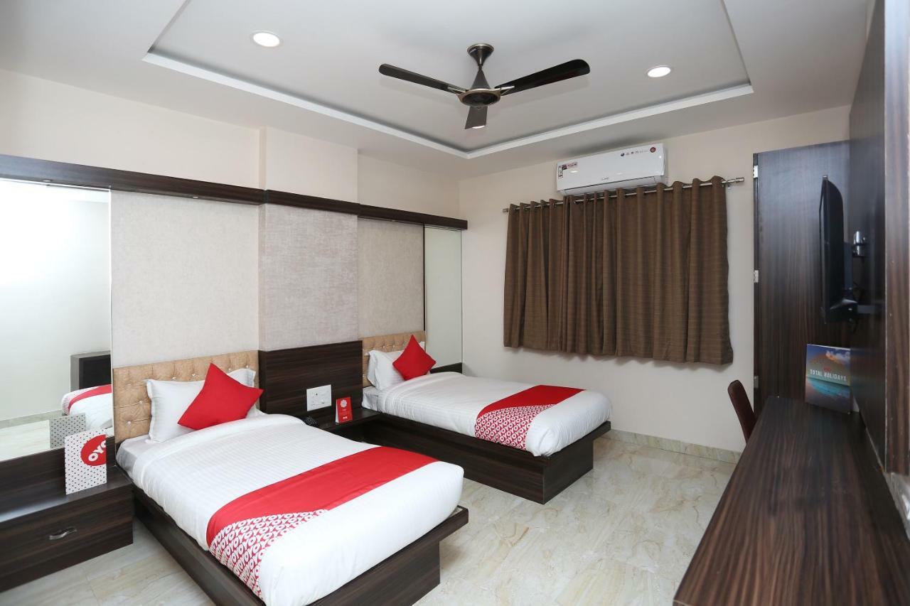 Oyo 15861 Hotel Shivganga Comfort Zone Rāipur Esterno foto