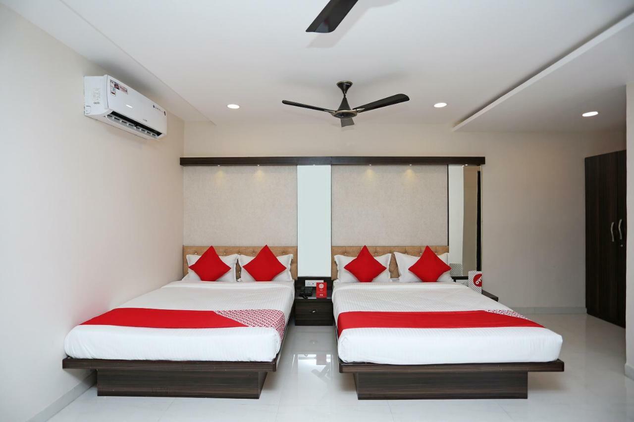 Oyo 15861 Hotel Shivganga Comfort Zone Rāipur Esterno foto
