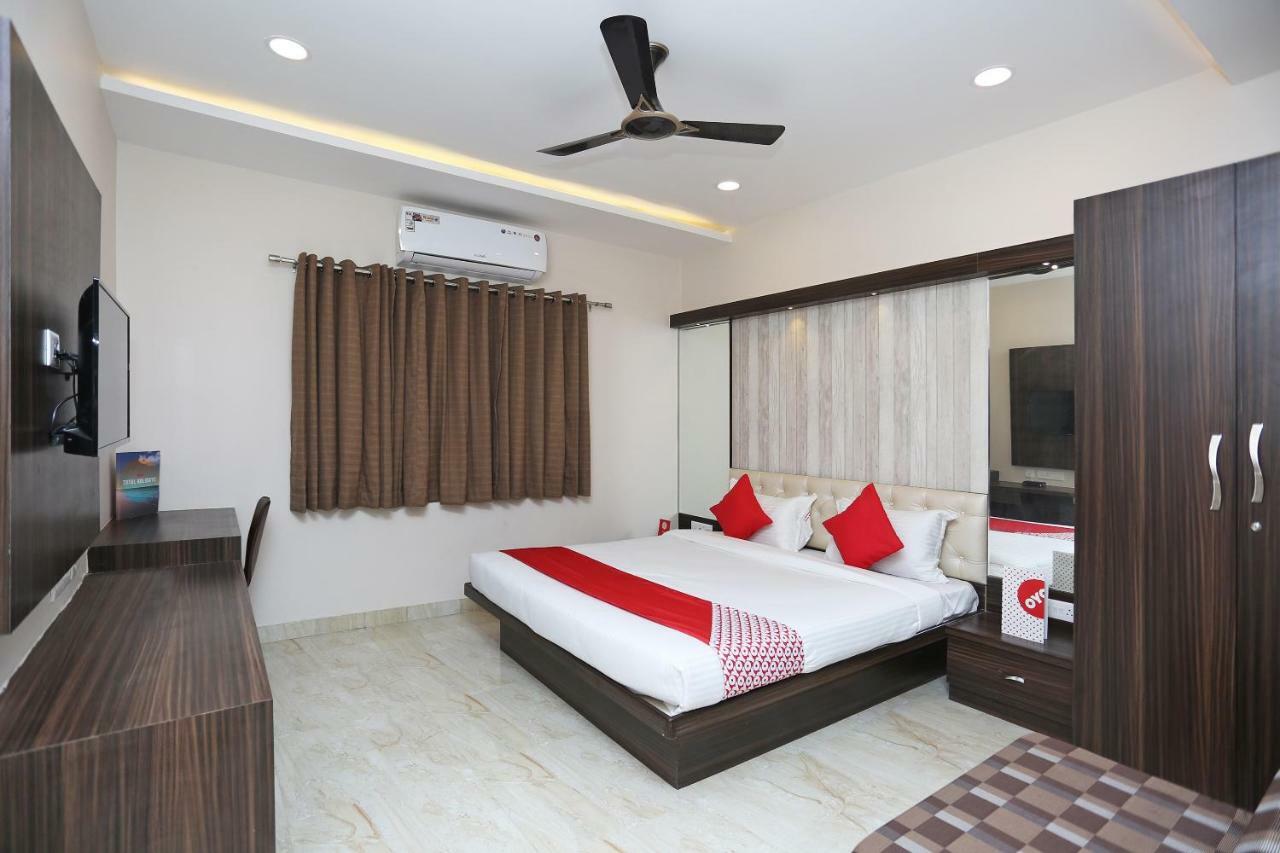Oyo 15861 Hotel Shivganga Comfort Zone Rāipur Esterno foto